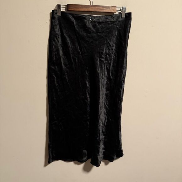 VINCE Satin A-Line Midi-Skirt in Black- Size Medium - Picture 4 of 12